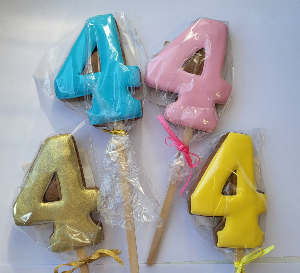 Пряник Цифра 4, цвет в ассорт.,8см - 3